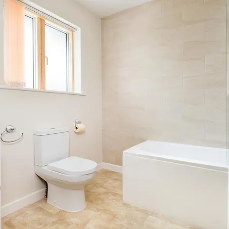 4 Bed In Sz267 *
